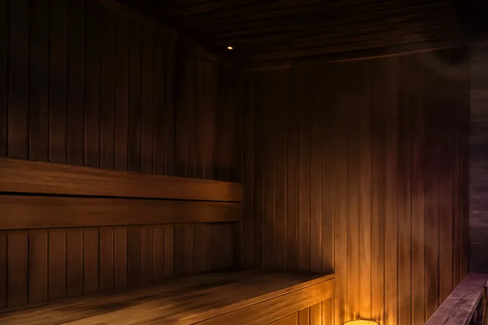 Elena Masaj Salonu, Esenler — sauna sedir bölümü